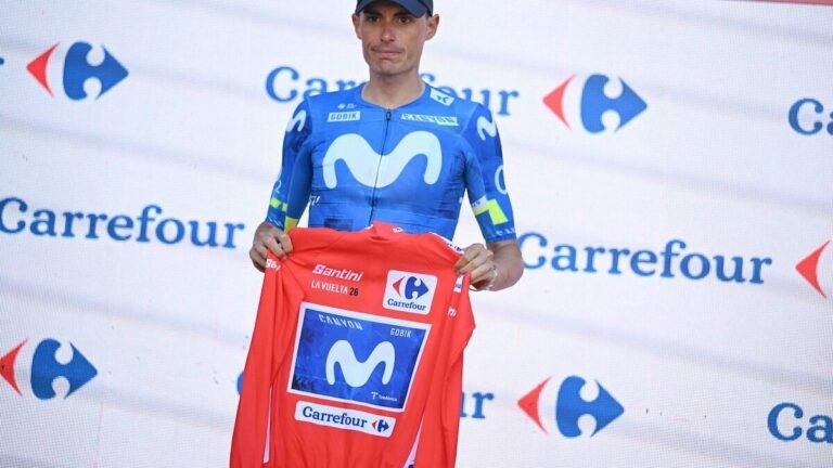 Enric ma's red jersey la vuelta 2026