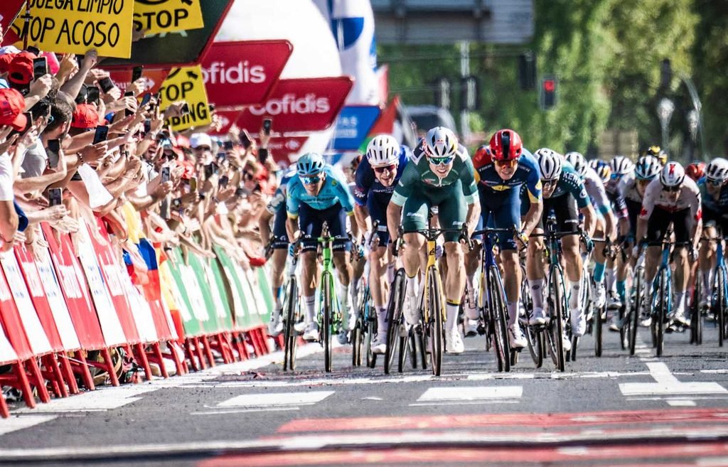 The peloton in the final meters of Stage 21 of the 2026 Vuelta a España.