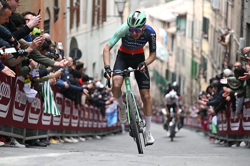 Paul Seixas and Isaac del Toro breakaway at GP Montréal 2026