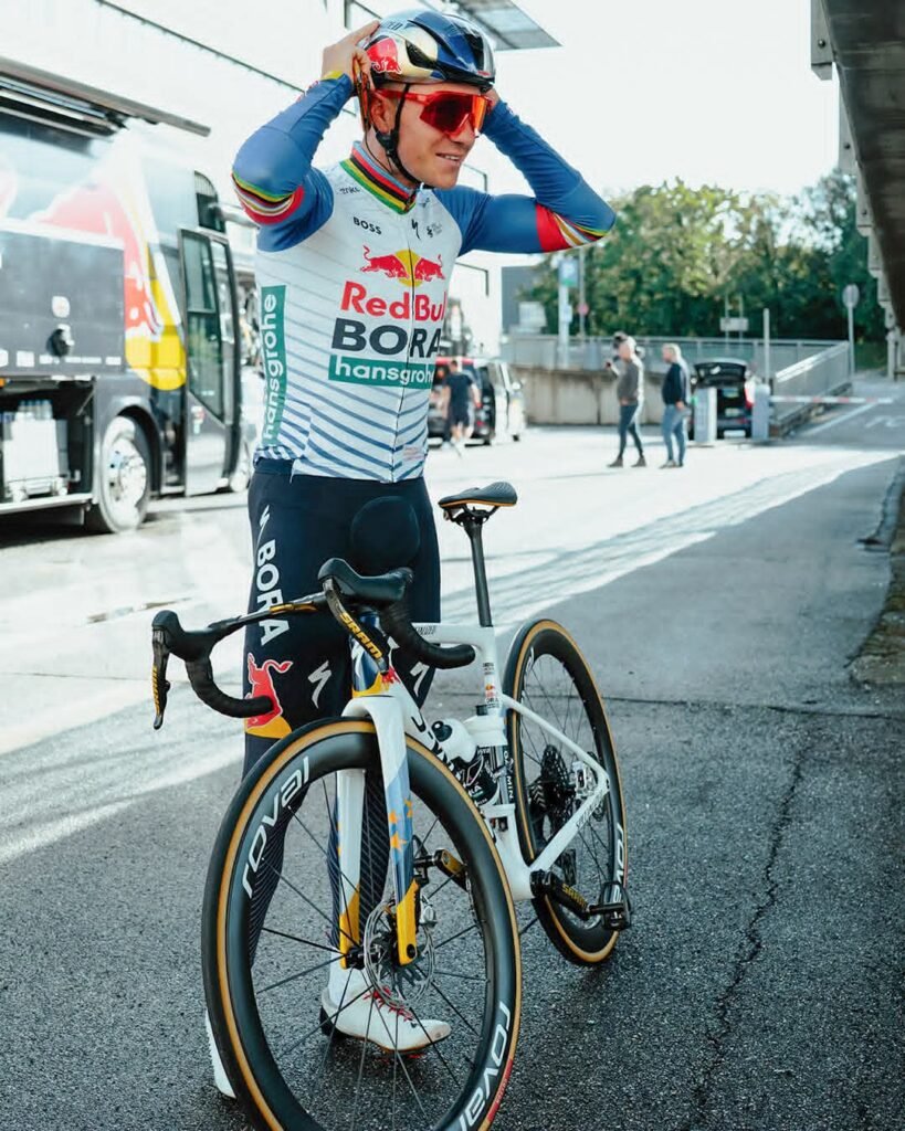 Remco Evenepoel's new European champion bike with Olympic gold details
