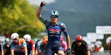 Sprinters' team trains leading the peloton along coastal wide boulevards in Fangchenggang.