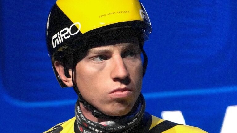 Matthew Brennan (Matthew Brennan at the Omloop Het Nieuwsblad 2025 team presentation in Ghent)